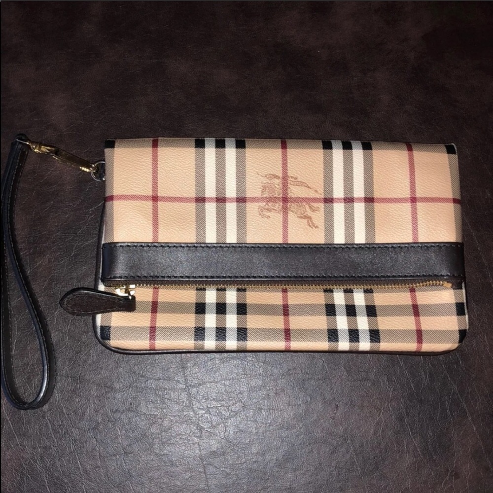 Authentic Burberry Haymarket fold over clutch - Picture 1 of 5